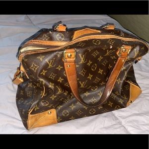 Louis Vuitton shoulder bag